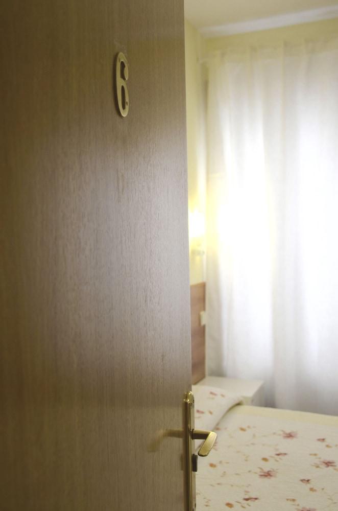 Hostal Nersan2 مدريد المظهر الخارجي الصورة