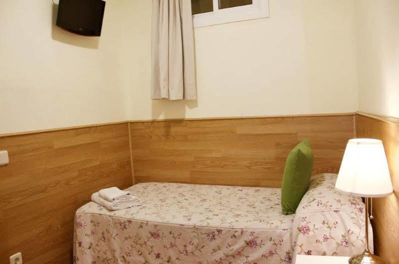 Hostal Nersan2 مدريد المظهر الخارجي الصورة
