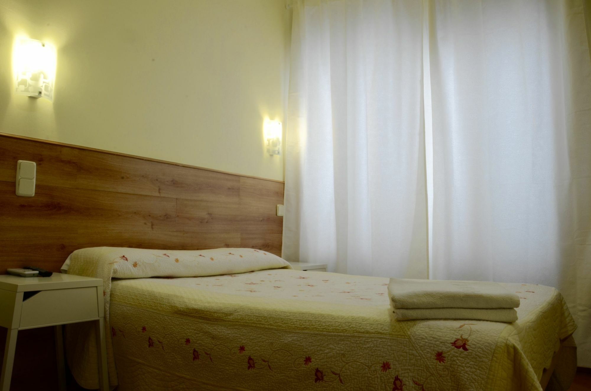 Hostal Nersan2 مدريد المظهر الخارجي الصورة